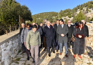 VAL KARALOLU AKSEK VE BRADI LELERN ZYARET ETT